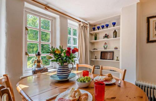 Beaulieu House | 2 Bed in Brockenhurst oc-92220