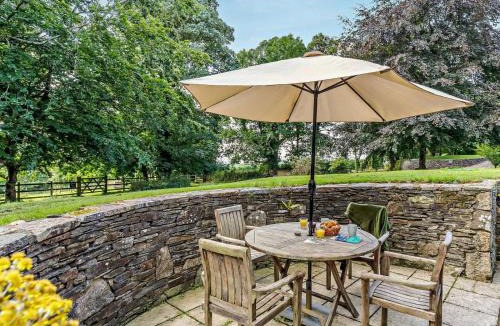 Callington House | 2 Bed in Callington oc-kates