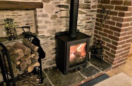 Callington House | 2 Bed in Callington oc-kates