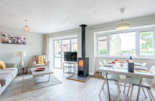 Newent House | 2 Bed in Cliffords Mesne 78696