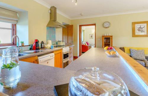 Clynderwen House | 2 Bed in Clynderwen 82445