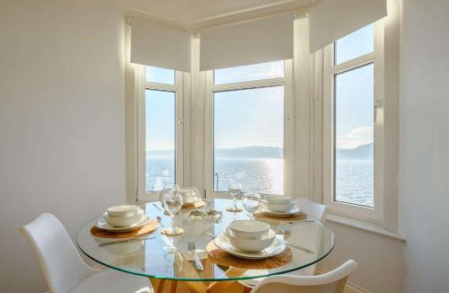 Kilcreggan Apartment | 2 Bed in Cove 87473