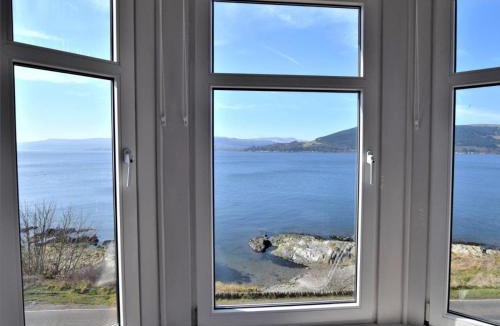 Kilcreggan Apartment | 2 Bed in Cove 87473