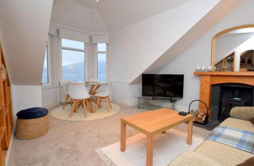 Kilcreggan Apartment | 2 Bed in Cove 87473