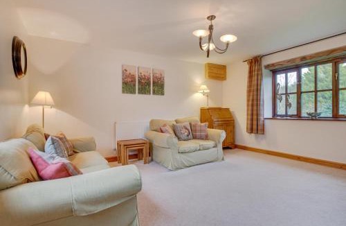 Exminster House | 2 Bed in Exminster oc-h28725