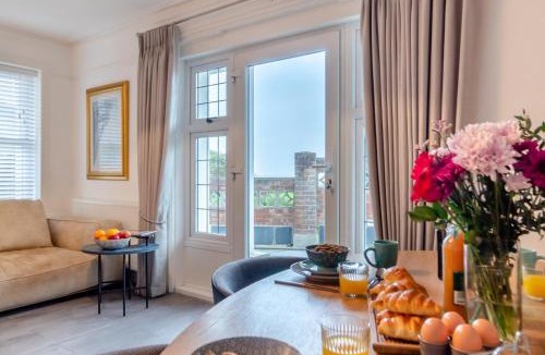 Felixstowe House | 2 Bed in Felixstowe oc-m30281