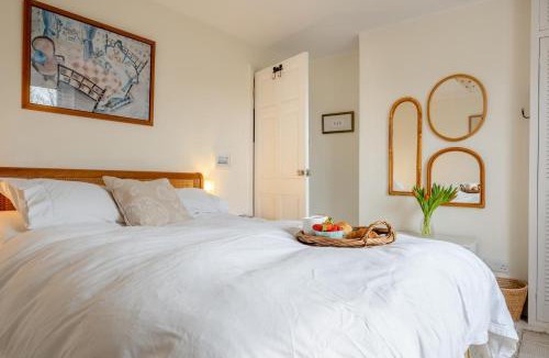 Freshwater House | 2 Bed in Freshwater oc-a30347