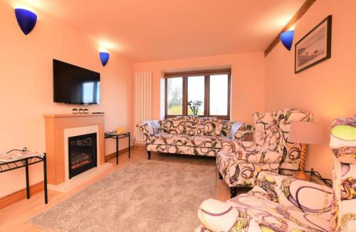 Godshill House | 2 Bed in Godshill oc-ic129