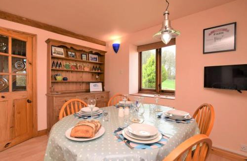 Godshill House | 2 Bed in Godshill oc-ic129