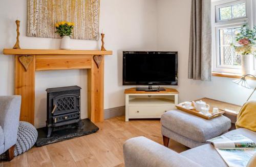 Pen-clawdd House | 2 bed in Gower 77978