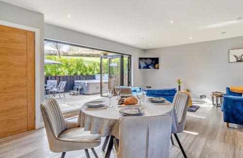 Tirabad House | 2 Bed in Heyope 94203