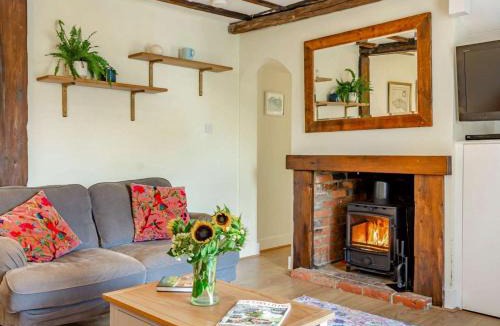 Horsted Keynes House | 2 Bed in Horsted Keynes 60405