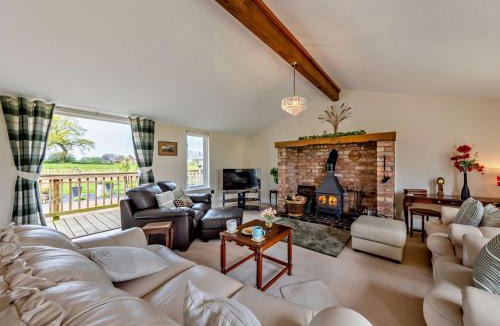 Crewe House | 2 Bed in Hough 93266