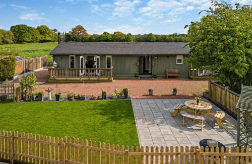 Crewe House | 2 Bed in Hough 93266