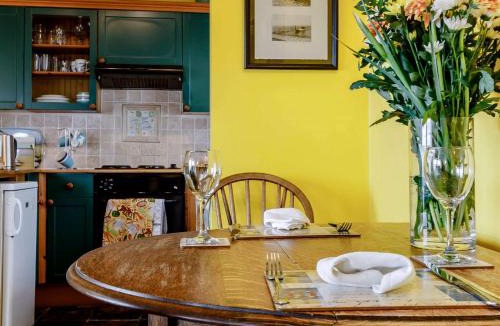 Johnshaven House | 2 Bed in Johnshaven AN48M