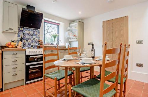 Hethel House | 2 Bed in Ketteringham oc-p27381