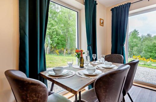 Lewiston House | 2 Bed in Kiltarlity 95056