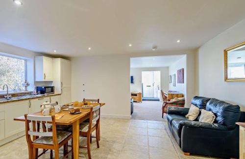 Langtoft House | 2 Bed in Langtoft 82339