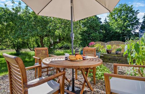 Ipswich House | 2 Bed in Lindsey oc-w28111