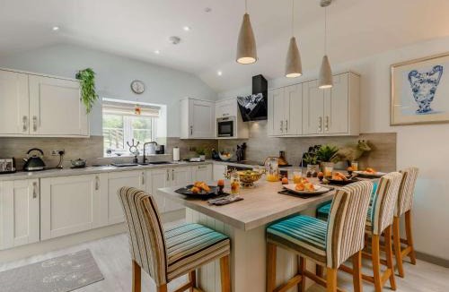 Lixwm House | 2 Bed in Lixwm 88028