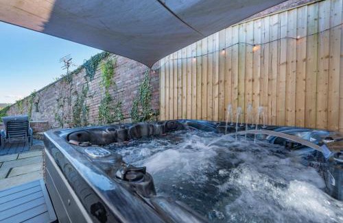 Llanybri House | 2 Bed in Llangain oc-g30185