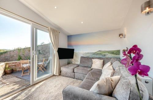 Llanybri House | 2 Bed in Llangain oc-g30185
