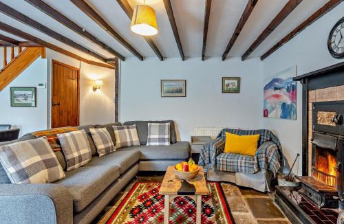 Llangynidr House | 2 Bed in Llangynidr BN052