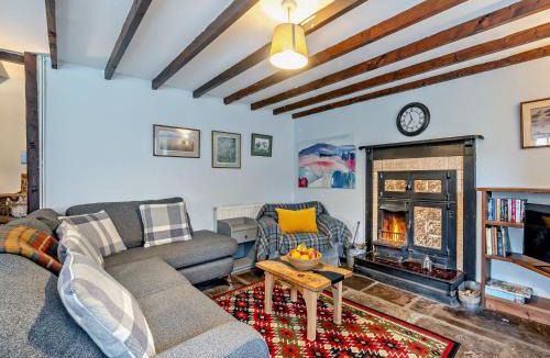 Llangynidr House | 2 Bed in Llangynidr BN052