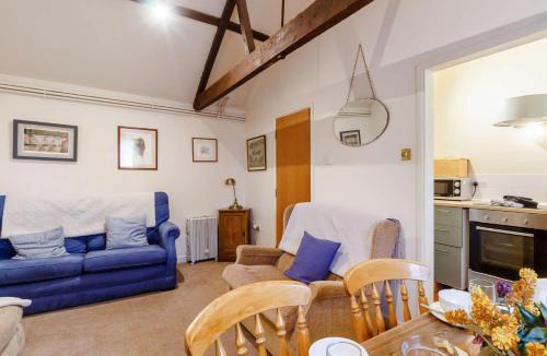 Abergavenny House | 2 Bed in Llantilio Pertholey 90235