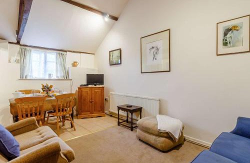 Abergavenny House | 2 Bed in Llantilio Pertholey 90235