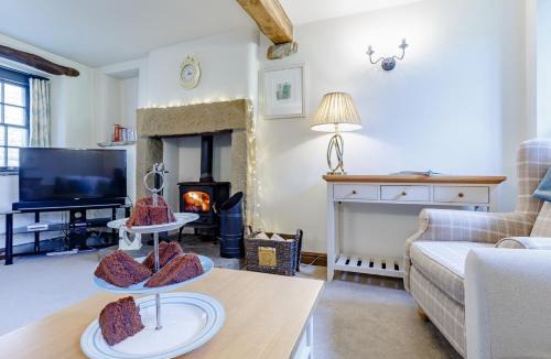 Longnor House | 2 Bed in Longnor 78661