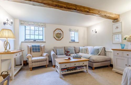 Longnor House | 2 Bed in Longnor 78661