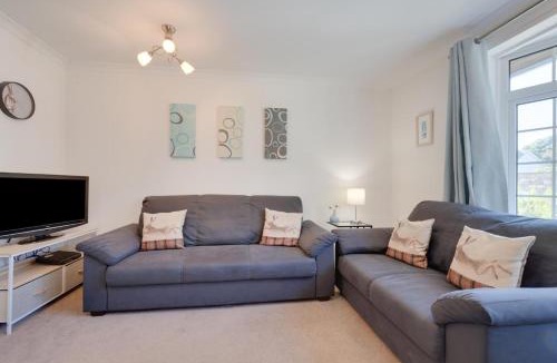 Looe House | 2 Bed in Looe oc-l10077
