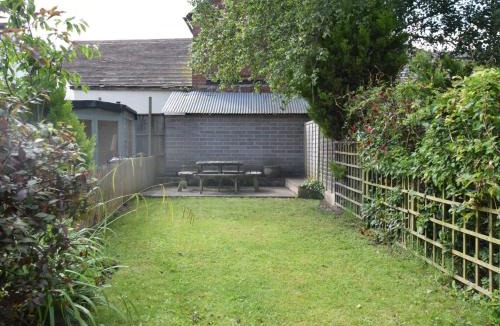 Ludwel House | 2 Bed in Ludlow 91422