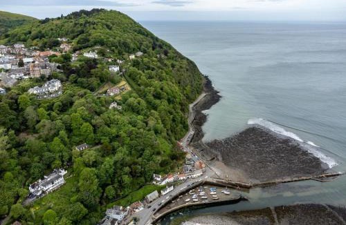 Lynmouth Apartment | 2 Bed in Lynmouth oc-harbvi