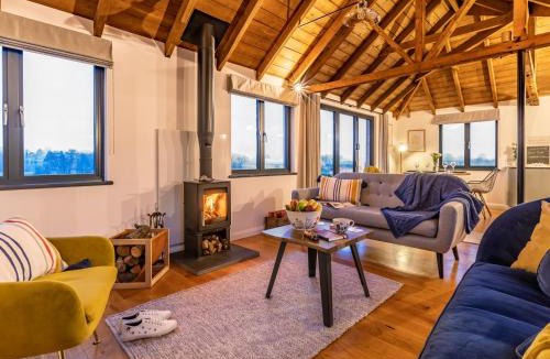 Leominster House | 2 Bed in Moreton Eye 80510