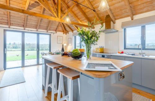 Leominster House | 2 Bed in Moreton Eye 80510