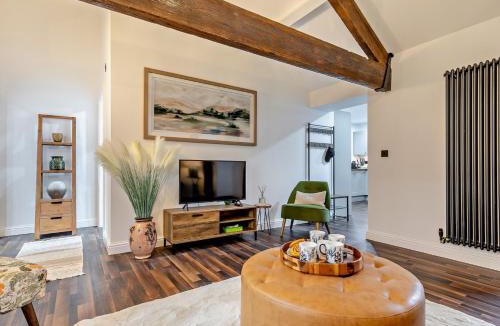 New Mills House | 2 Bed in New Mills 94058