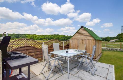 Fareham House | 2 Bed in North Boarhunt 93638