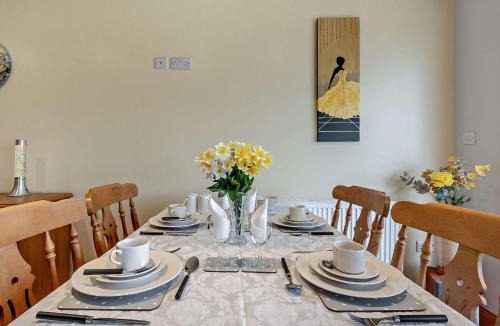 Fareham House | 2 Bed in North Boarhunt 93638