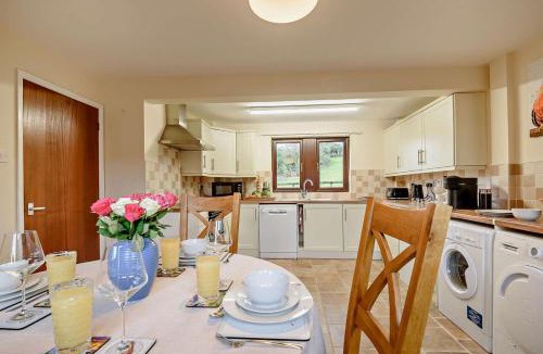 Parwich House | 2 Bed in Parwich oc-c27468