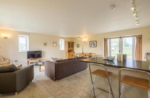 Fakenham House | 2 Bed in Pensthorpe KT002