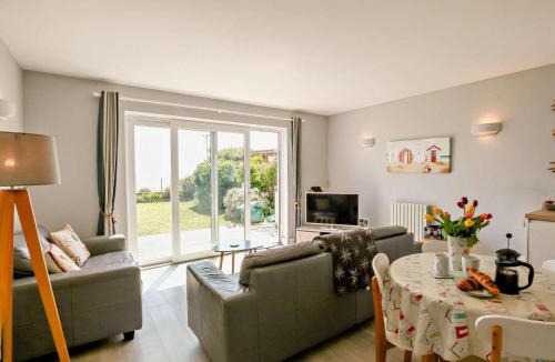 Pevensey House | 2 Bed in Pevensey Bay BT070