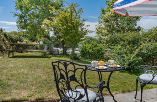 Crynant House | 2 Bed in Reynoldston 62019