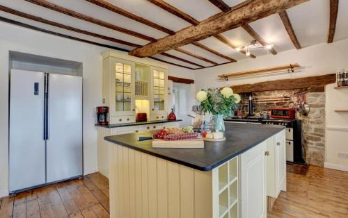 Ash Mill House | 2 Bed in Rose Ash oc-nether