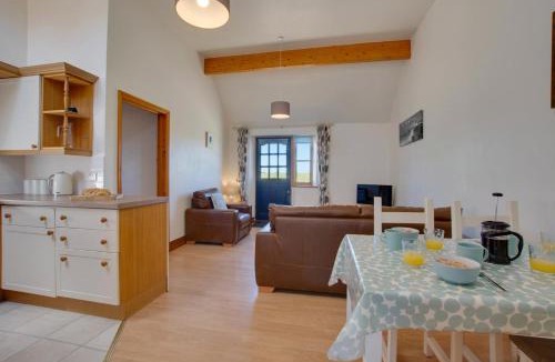 Aldborough House | 2 Bed in Roughton oc-1734