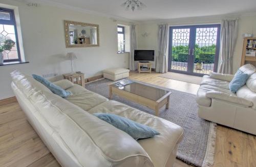 Seaton House | 2 Bed in Seaton oc-mbhol