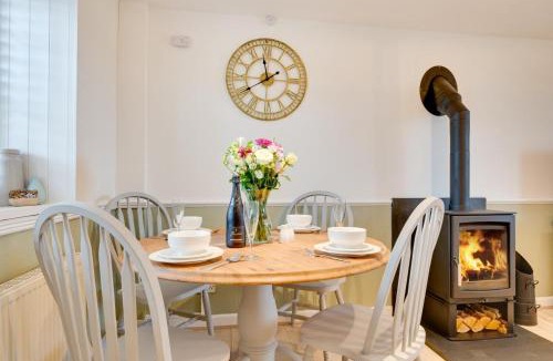 Sennen House | 2 Bed in Sennen oc-flora