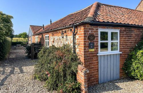 Irstead House | 2 Bed in Swanton Abbott oc-1173