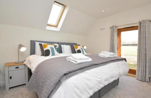 Tansley House | 2 Bed in Tansley 78219